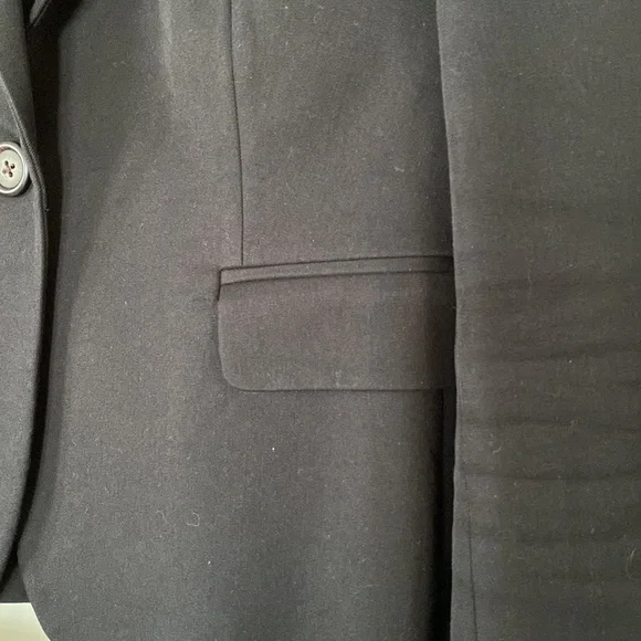 J Crew well constructed and lined petite jacket w/ slightly puffed sleeves - Picture 7 of 13